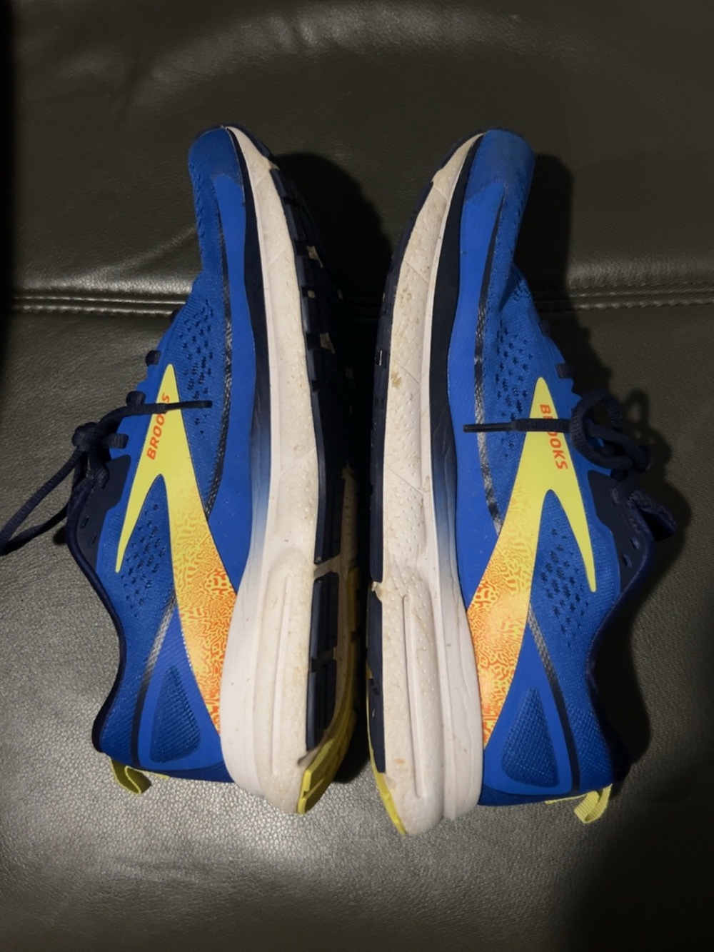Brooks tennis shoes